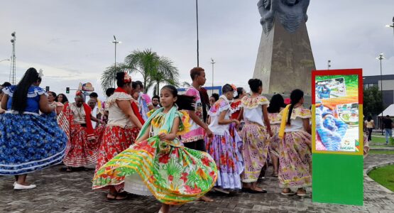 Prefeitura de Macapá realiza programação cultural e tradicional roda de dança para comemorar o Dia do Marabaixo