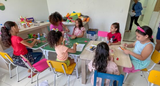 Projeto Recriar: Crianças do Cras União confeccionam brinquedos recicláveis